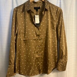 NWT - Women’s Banana Republic Polka Dot Dress Shirt - size medium